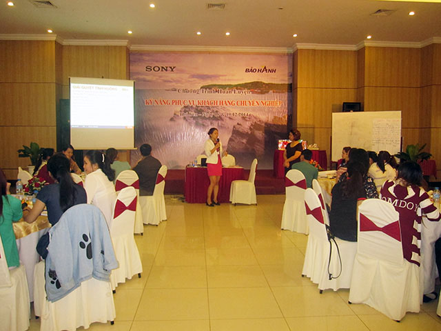 Kỹ năng phục vụ khách hàng chuyên nghiệp - SONY (18 & 19.12.2014)
